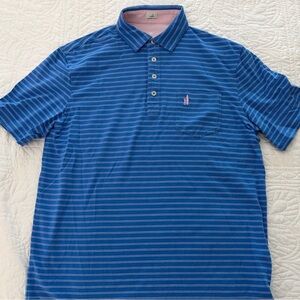 Johnnie-O Hangin’ Out 4 button polo shirt. Size Medium